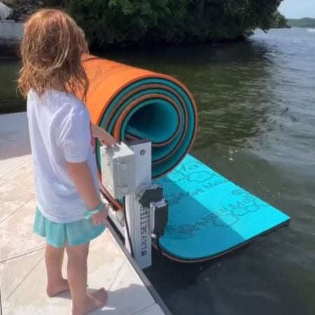 Lily Setters - Lake Life Made Easy.